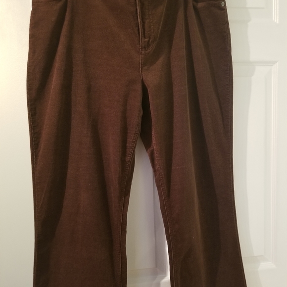 Ladies lightweight Corduroy straight leg pants, wine shade, nearly new - Picture 3 of 3
